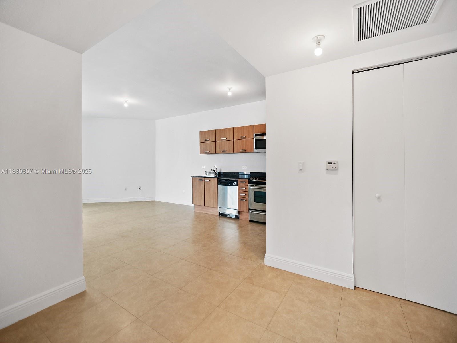WIND CONDO - Residential Lease