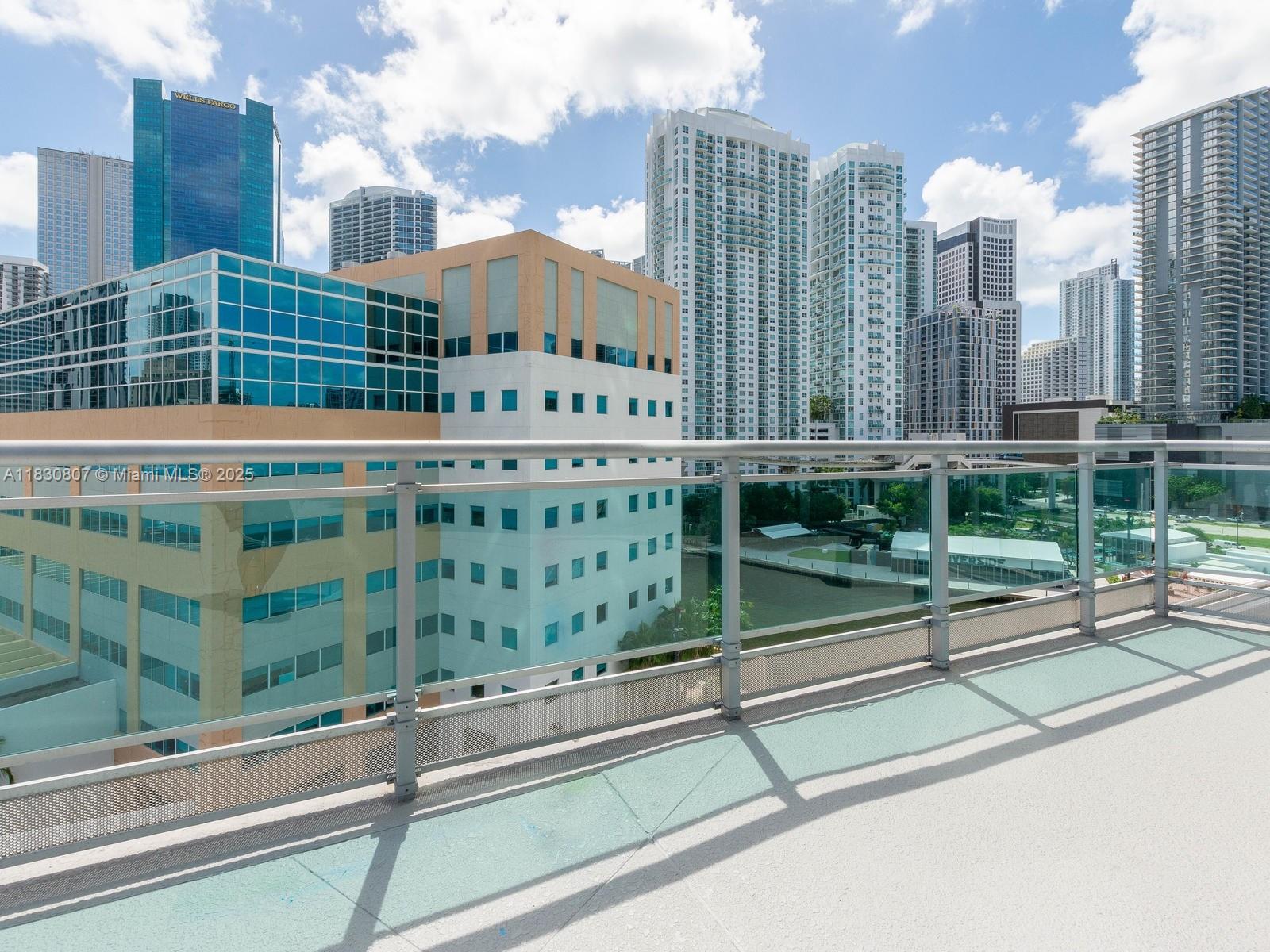 WIND CONDO - Residential Lease