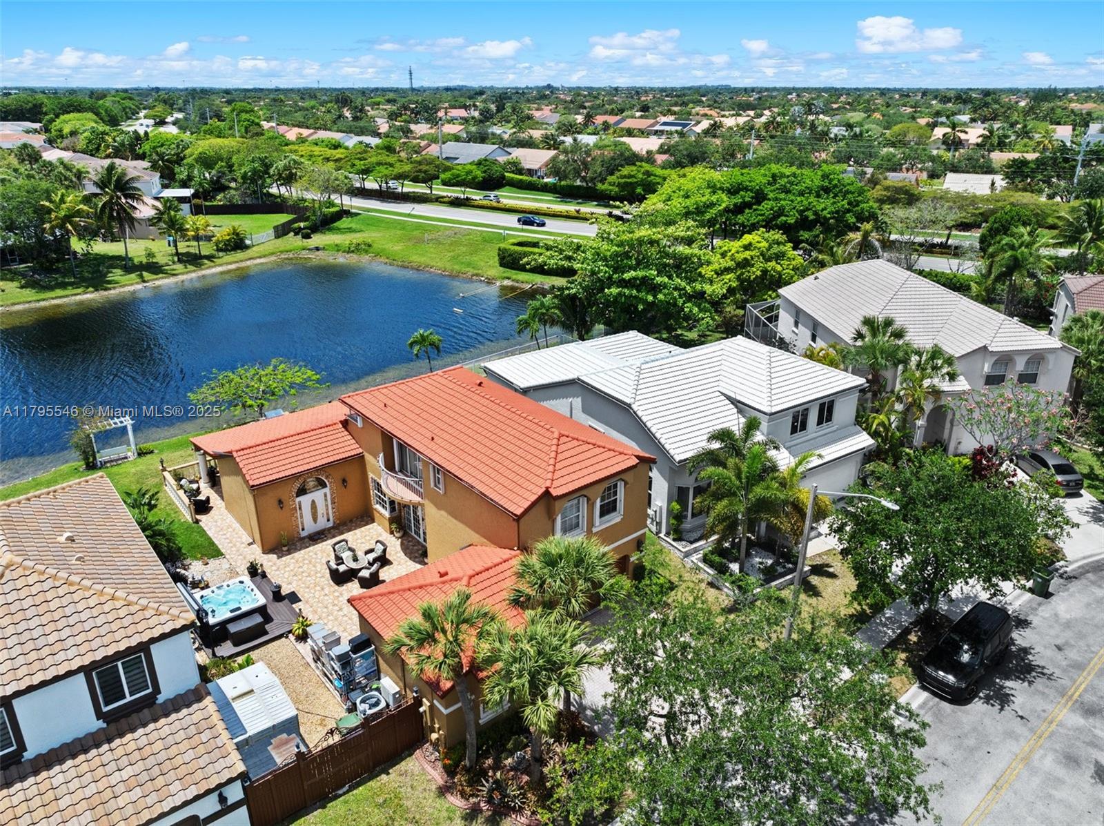 TOWNGATE - Residential
