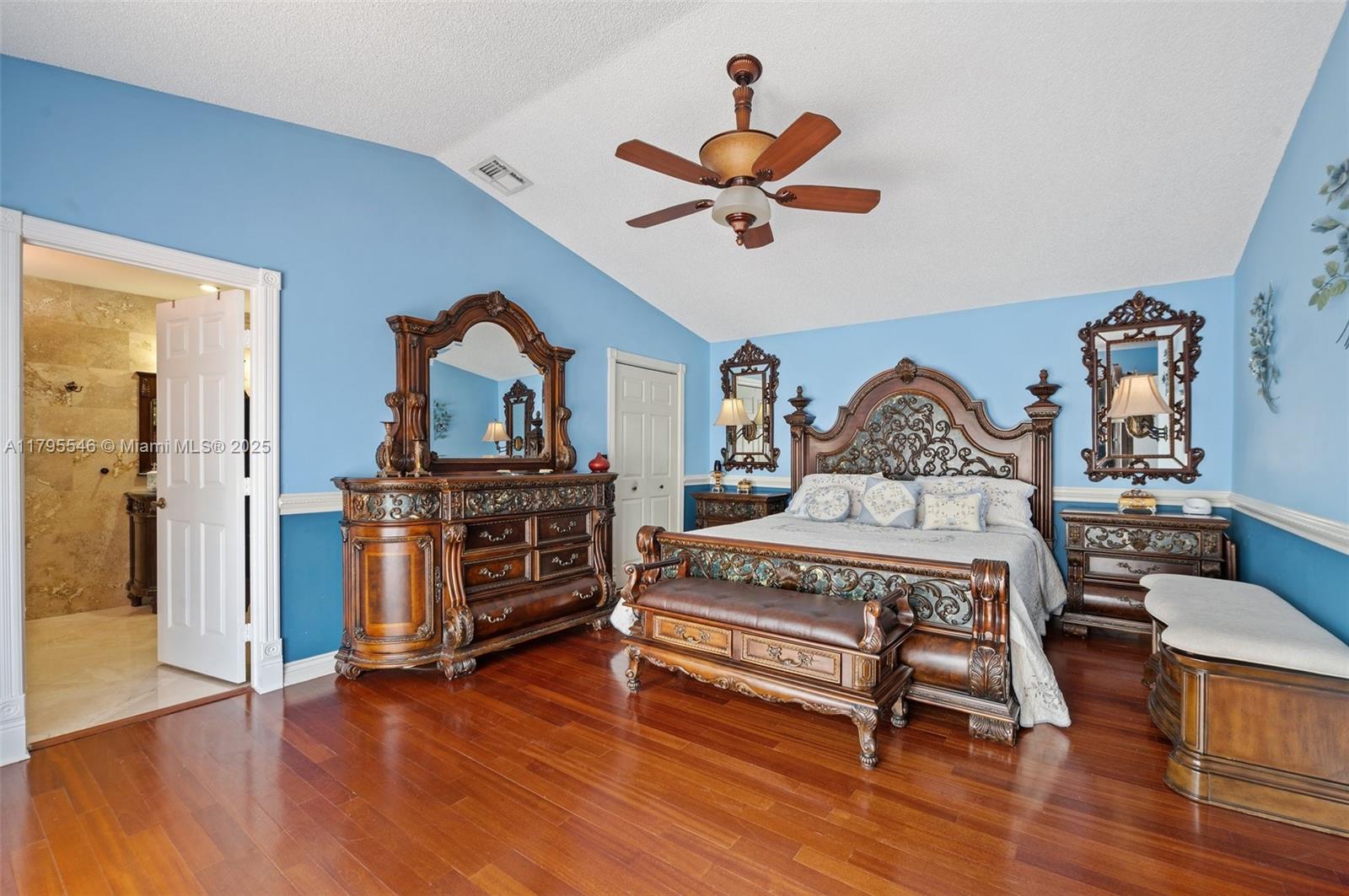 TOWNGATE - Residential