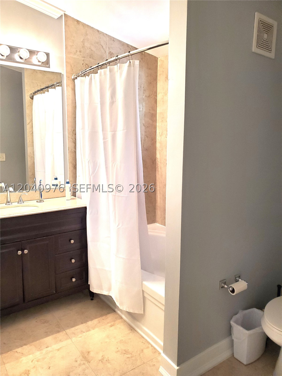 MALIBU BAY - Residential Lease