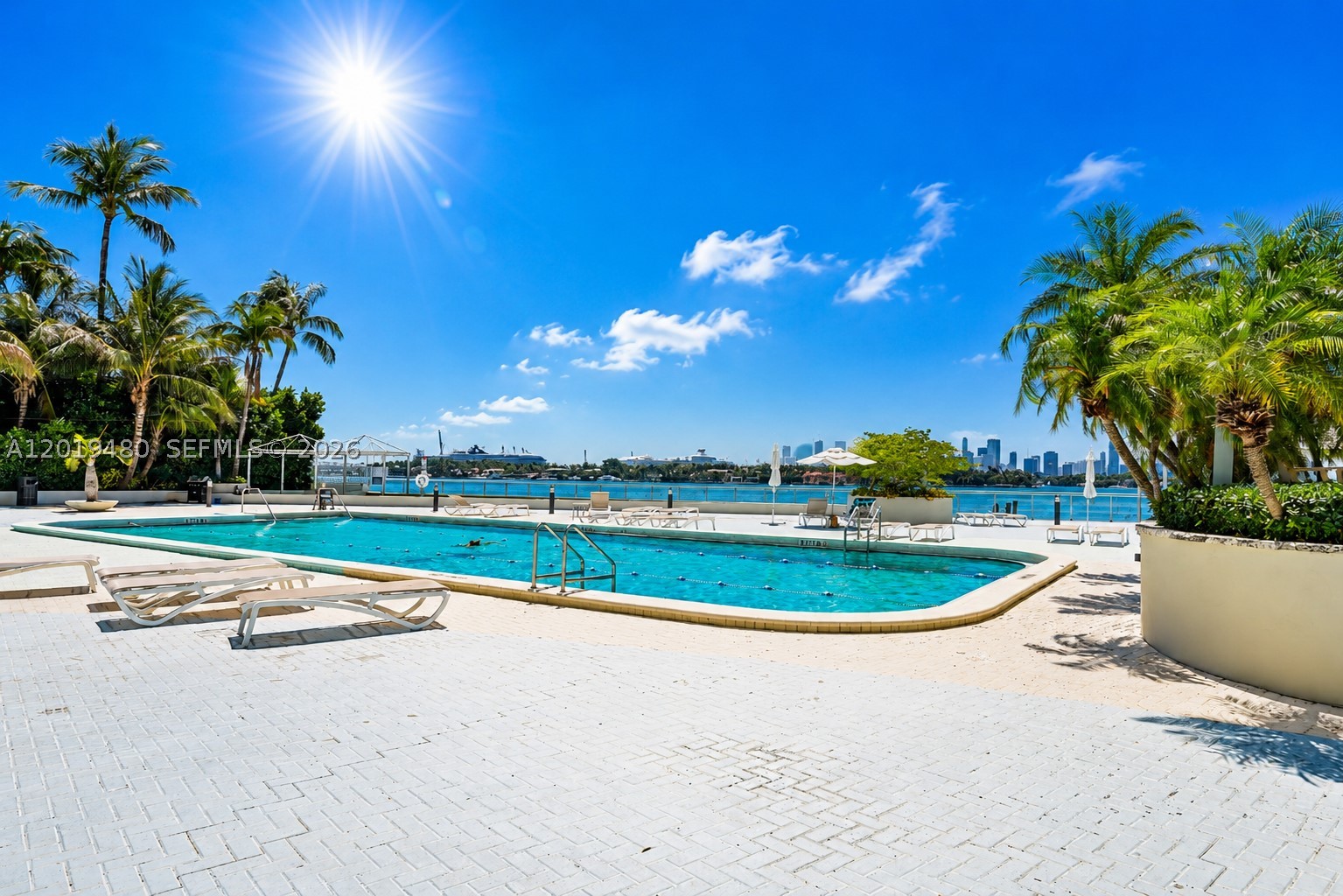 MIRADOR 1200 CONDO - Residential