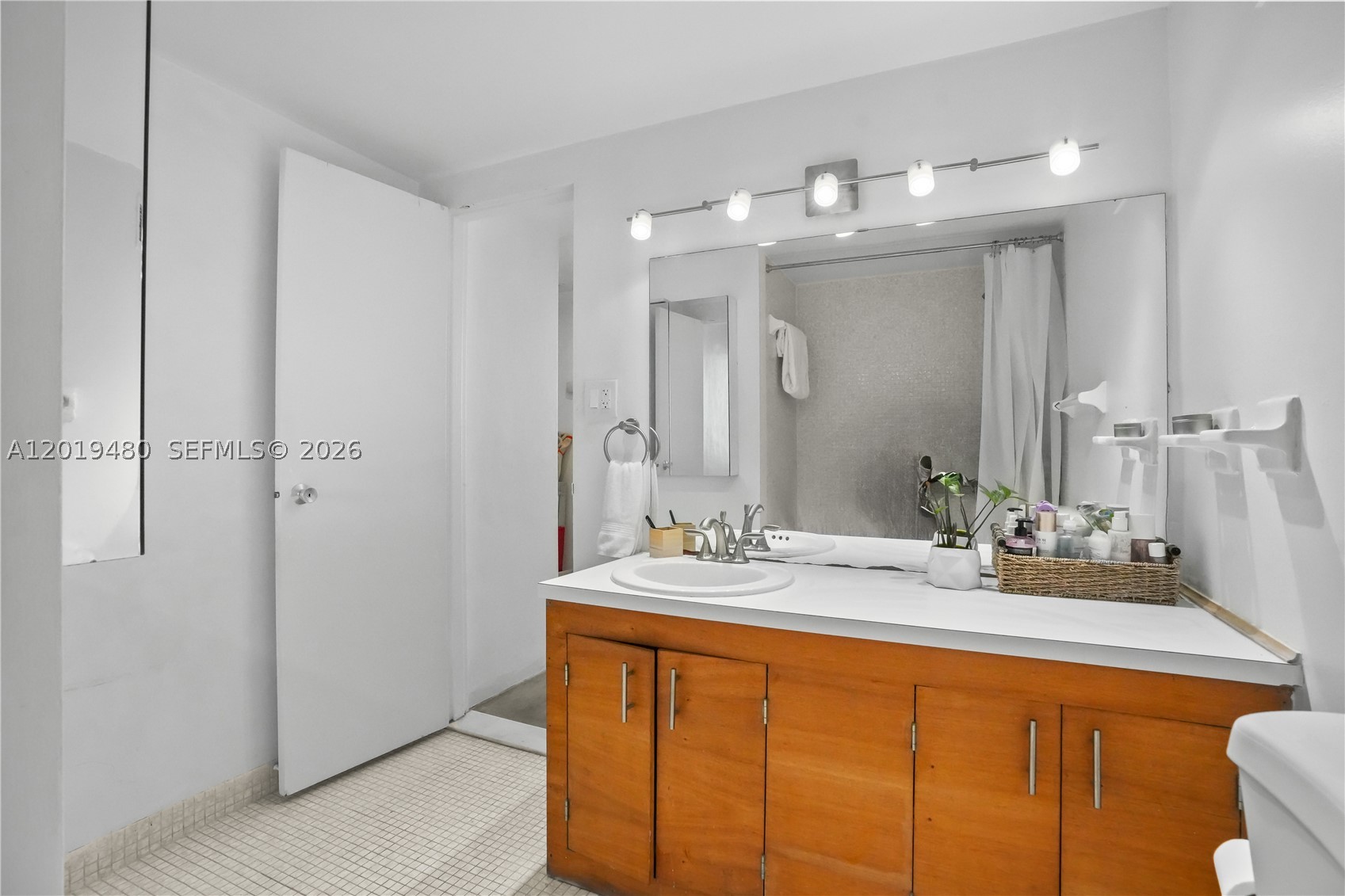 MIRADOR 1200 CONDO - Residential