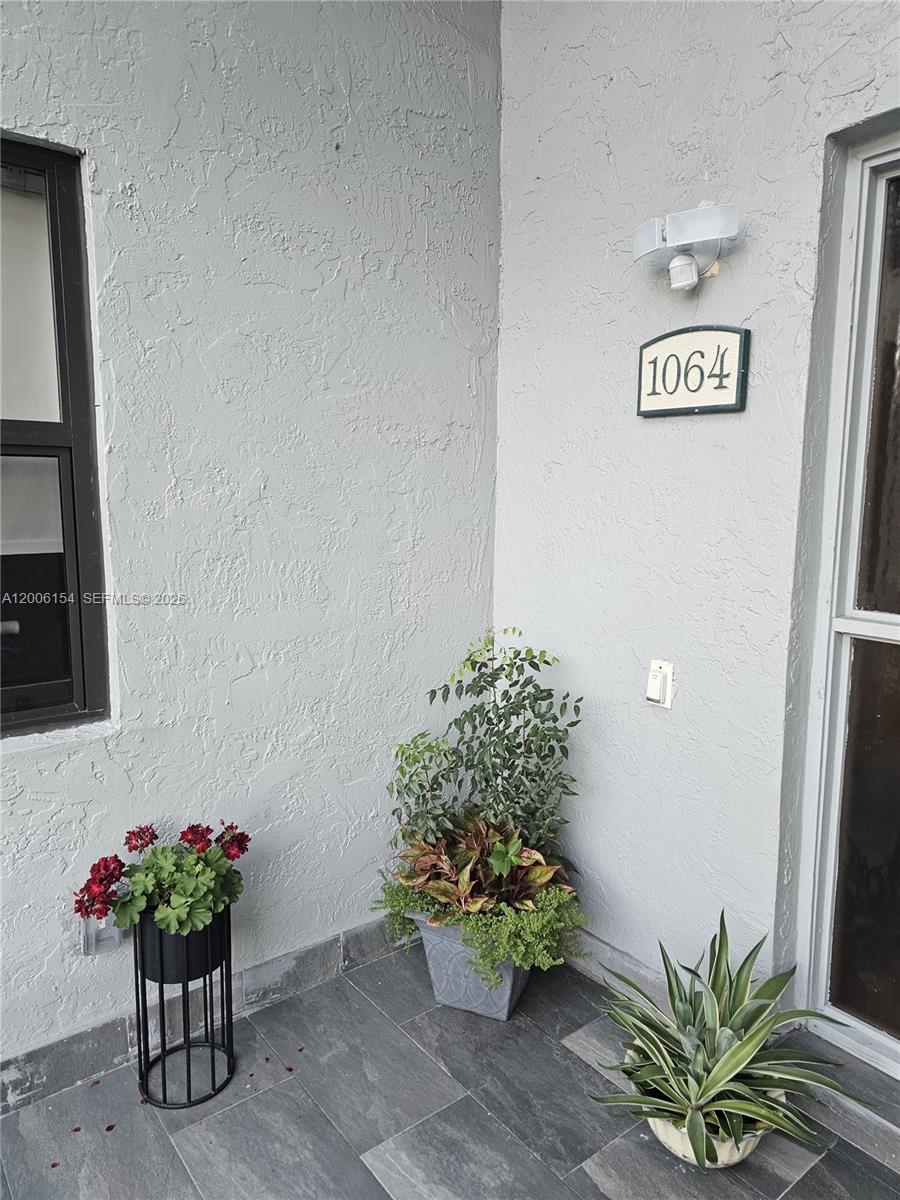 WESTVIEW CONDOMINIUM NO N - Residential