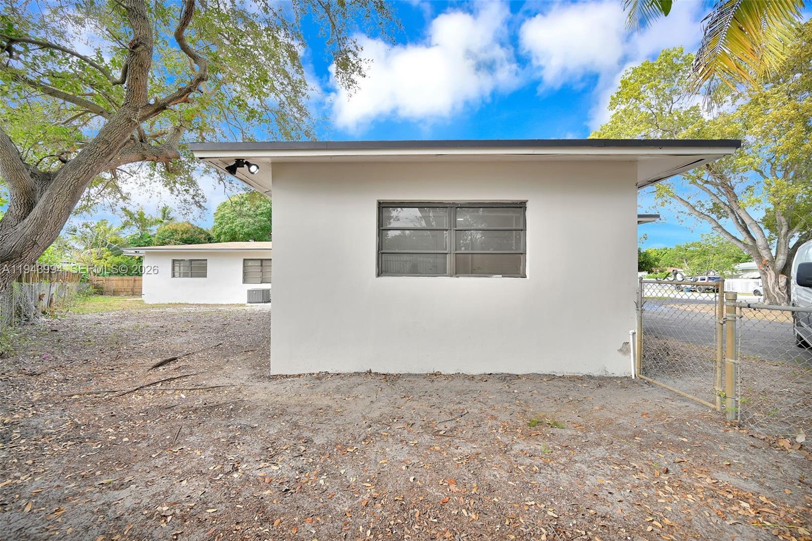 BISCAYNE COURT - Residential Income