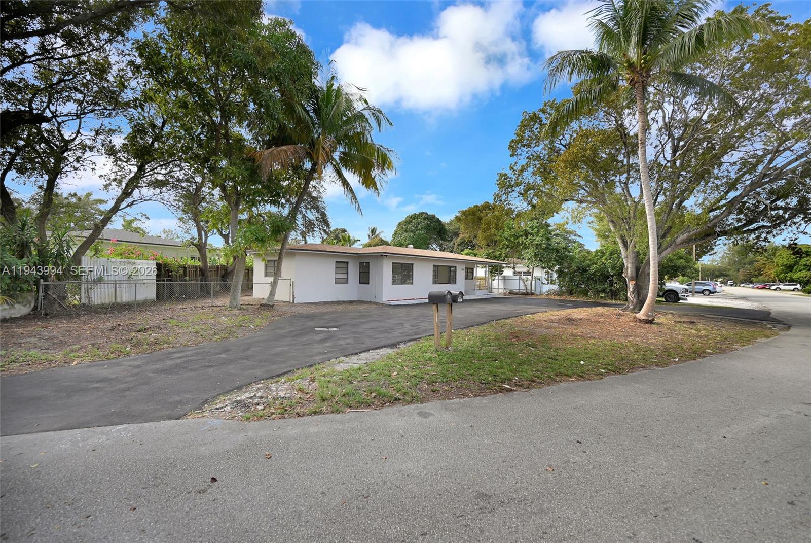 BISCAYNE COURT - Residential Income