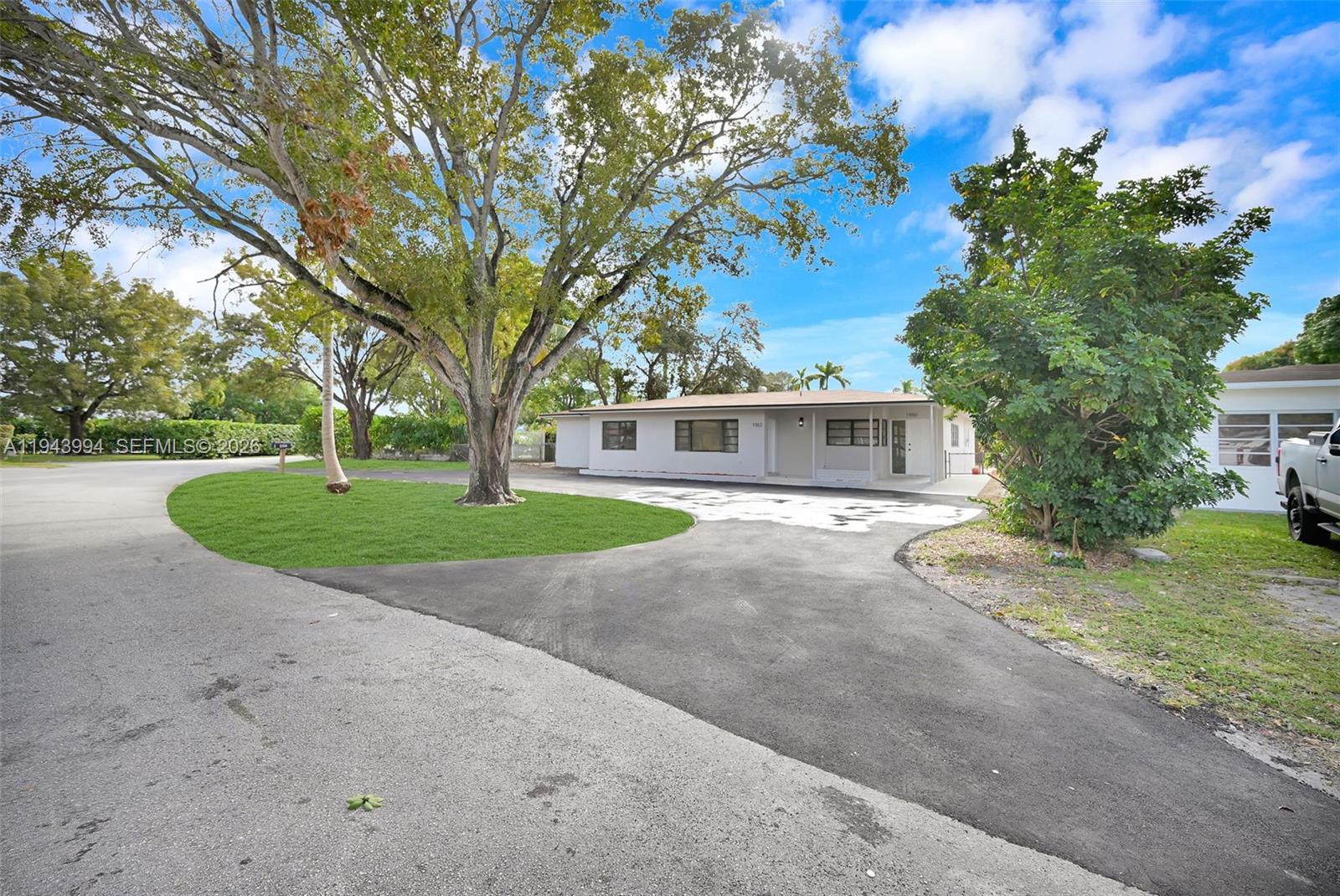 BISCAYNE COURT - Residential Income