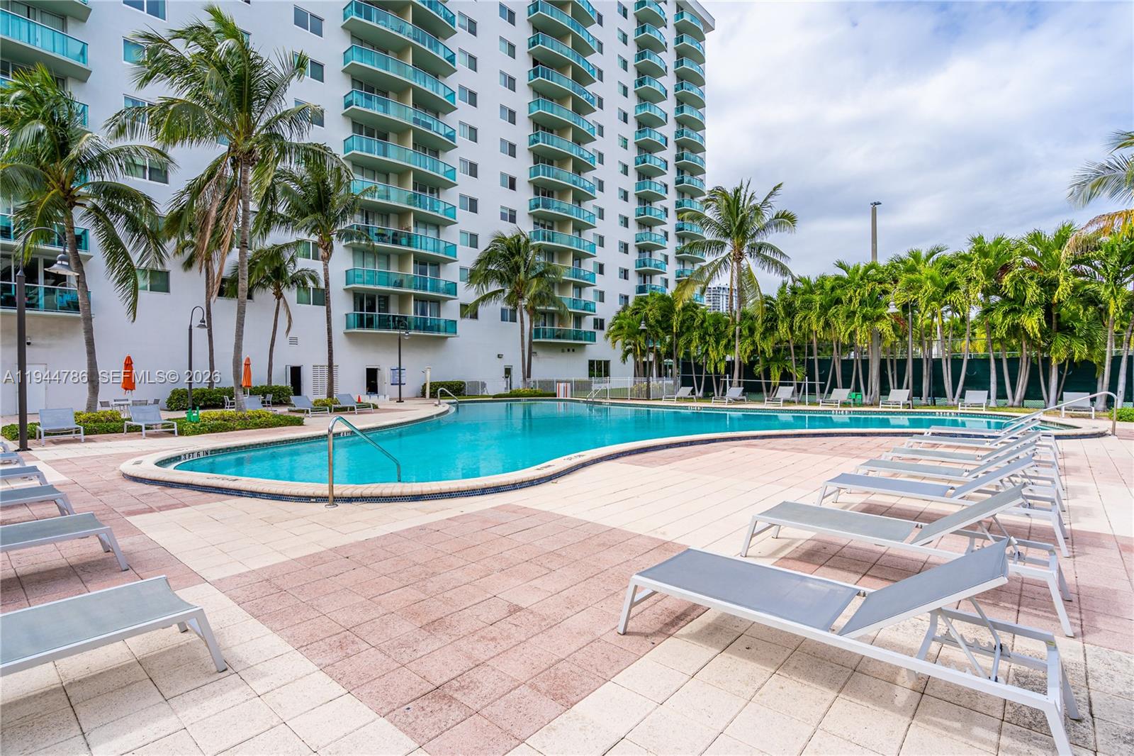 OCEANVIEW BUILDING B COND - Residential