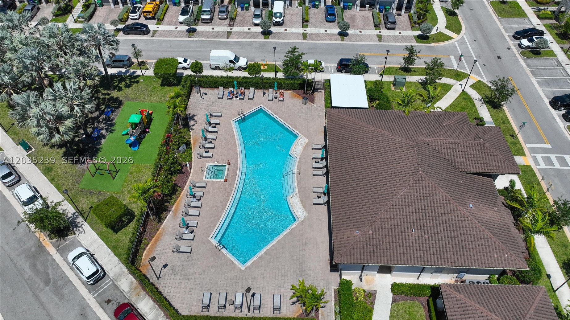 COCO PALM VILLAS - Residential