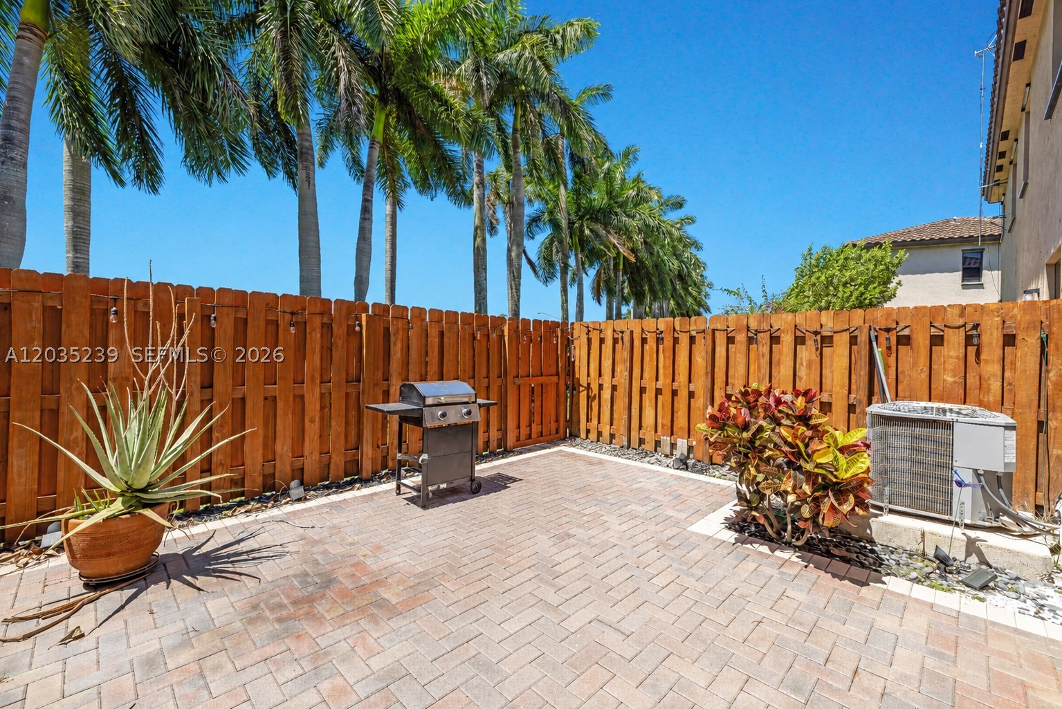 COCO PALM VILLAS - Residential