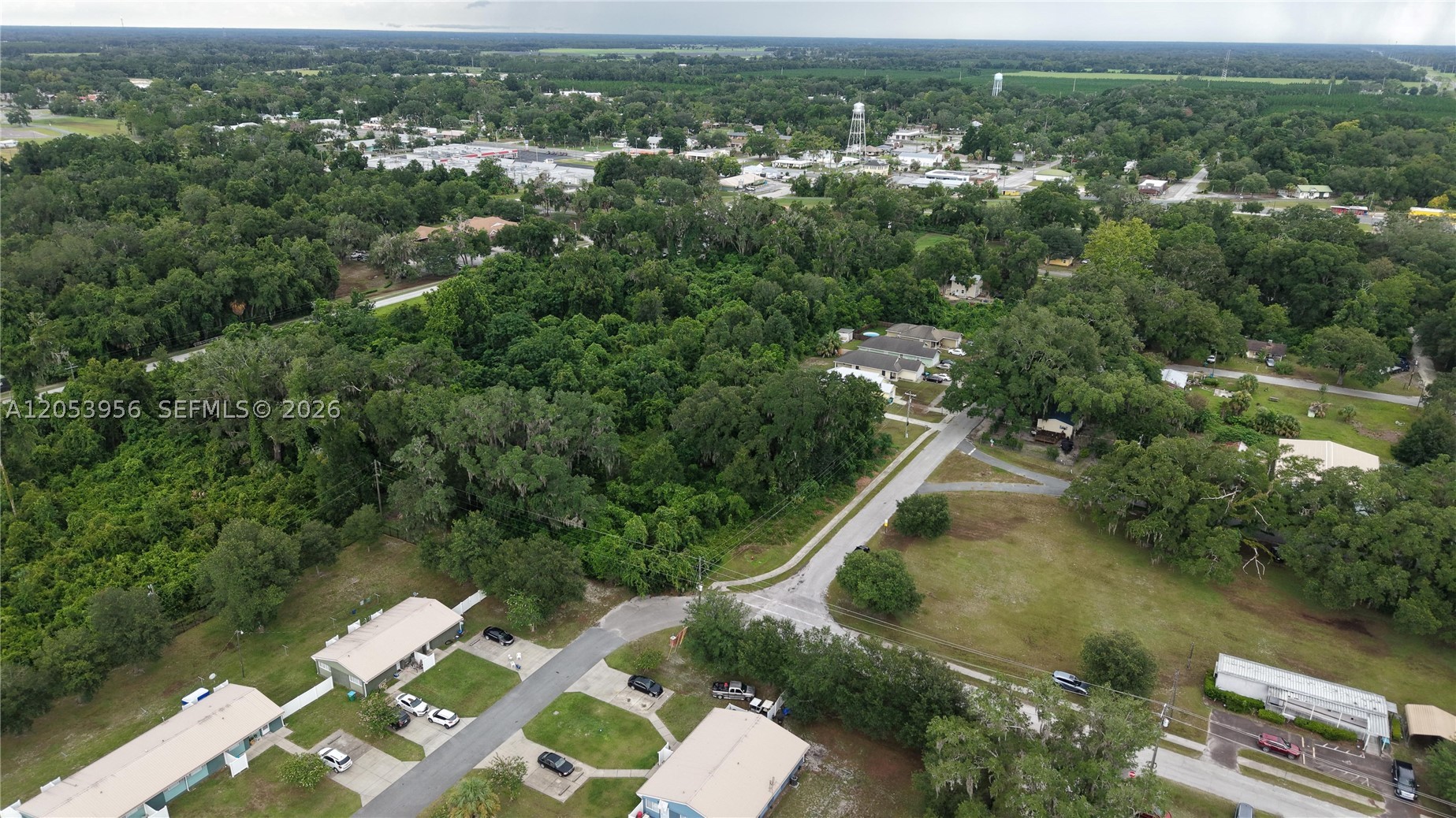 PARK WEST - Land