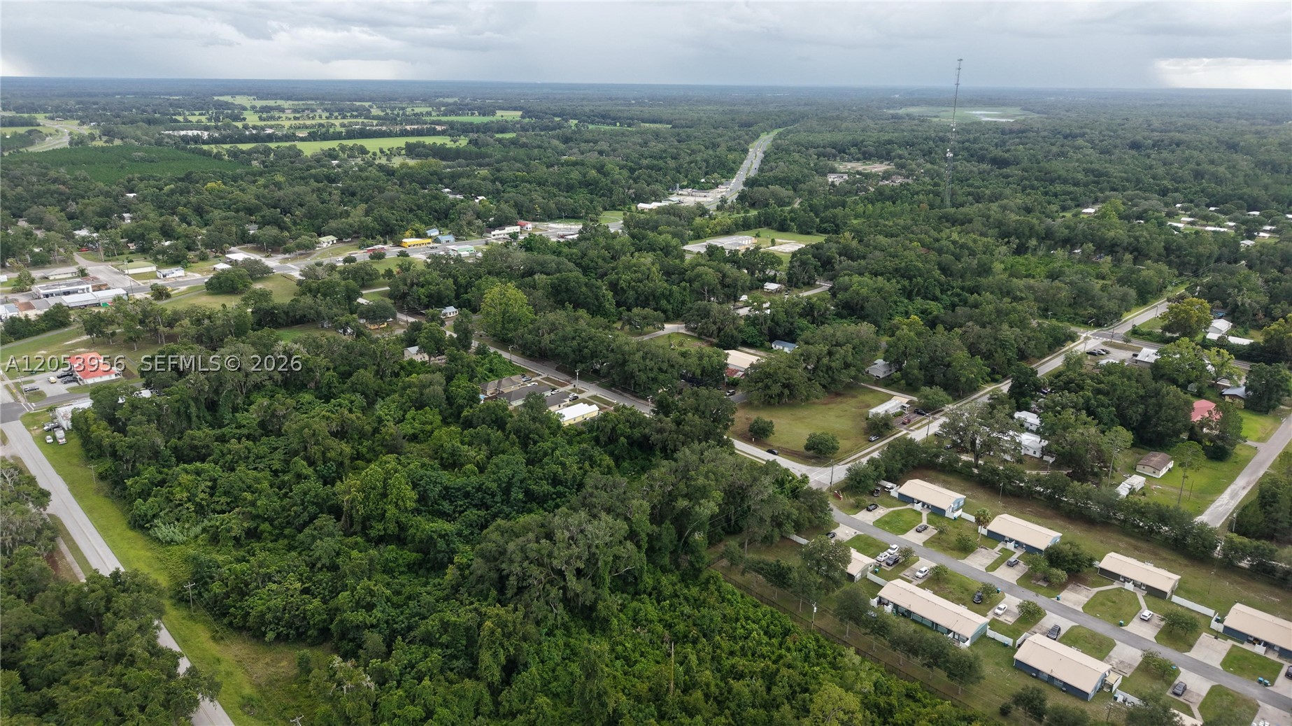 PARK WEST - Land
