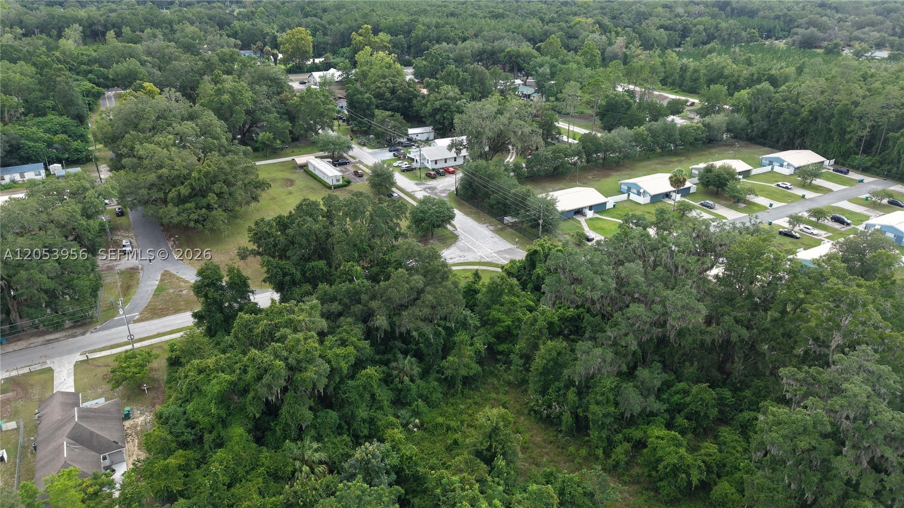 PARK WEST - Land