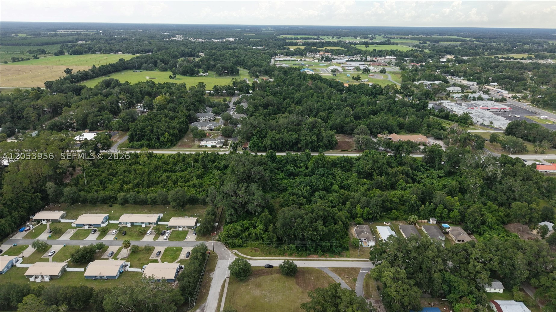 PARK WEST - Land