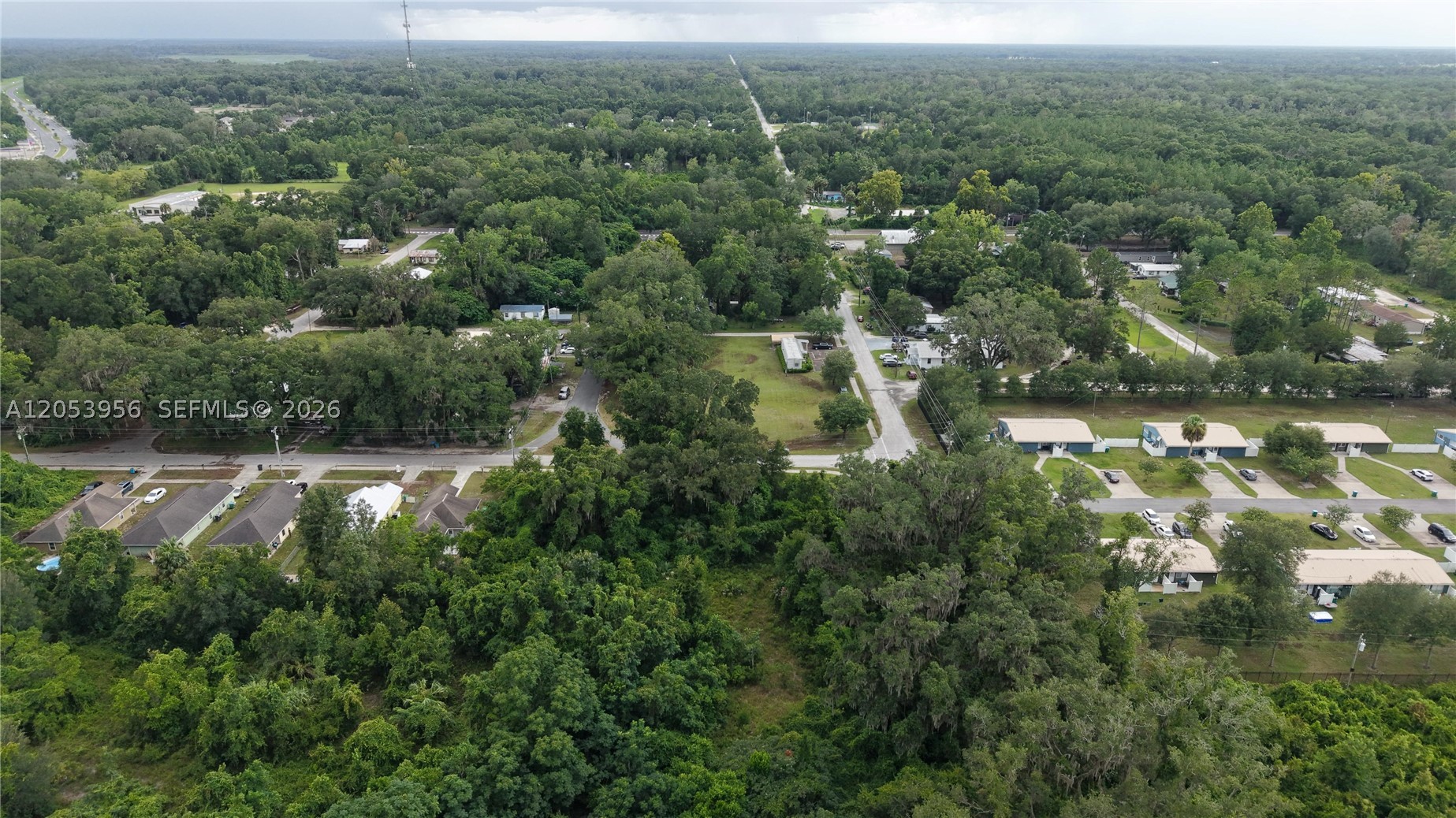 PARK WEST - Land