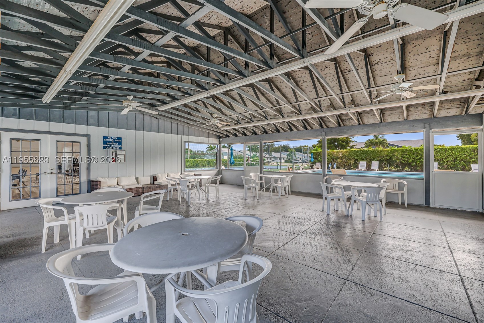 ARBOURS OF THE PALM BEACH - Residential