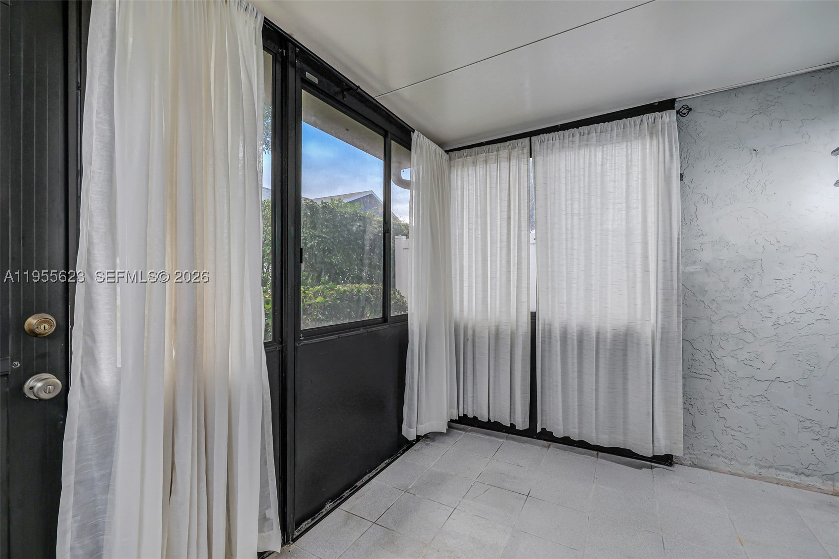 ARBOURS OF THE PALM BEACH - Residential