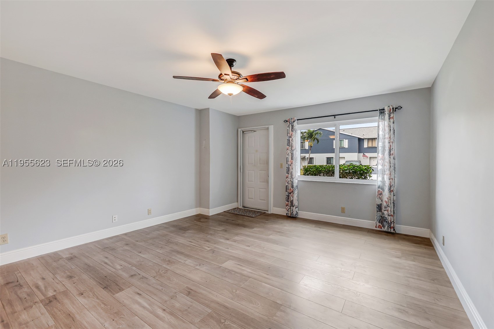ARBOURS OF THE PALM BEACH - Residential