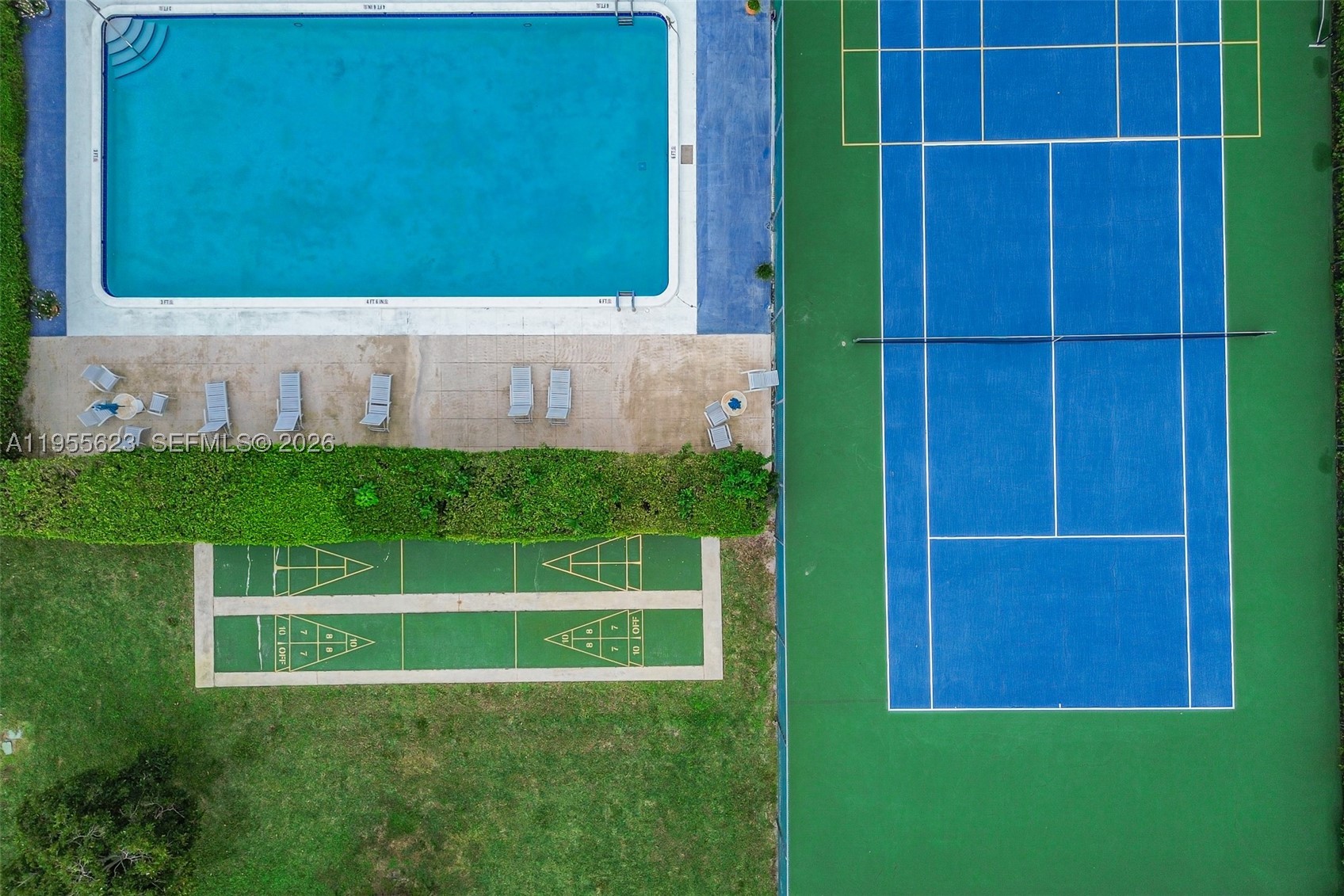 ARBOURS OF THE PALM BEACH - Residential