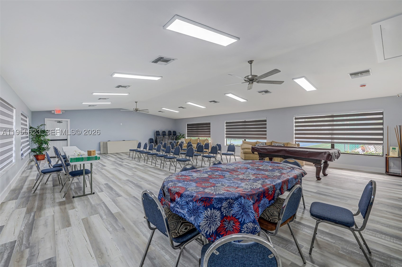 ARBOURS OF THE PALM BEACH - Residential