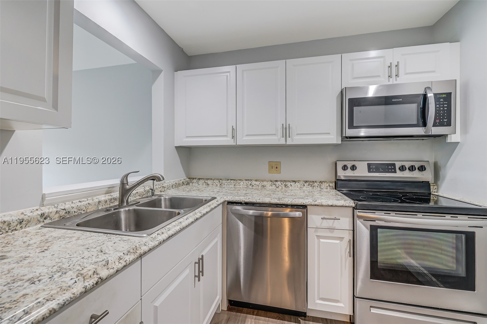 ARBOURS OF THE PALM BEACH - Residential