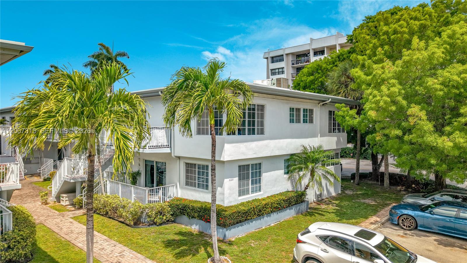 SOUTHERN STAR CONDO - Residential
