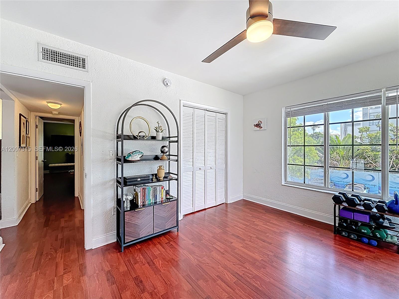 SOUTHERN STAR CONDO - Residential