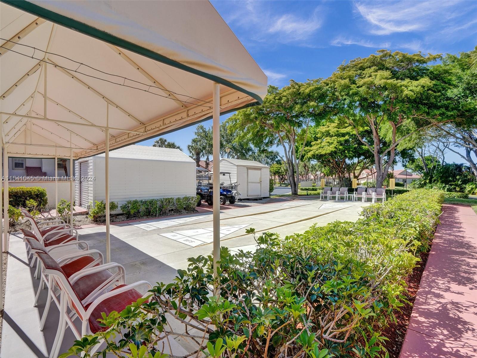 EMERALD POINTE 2 - Residential