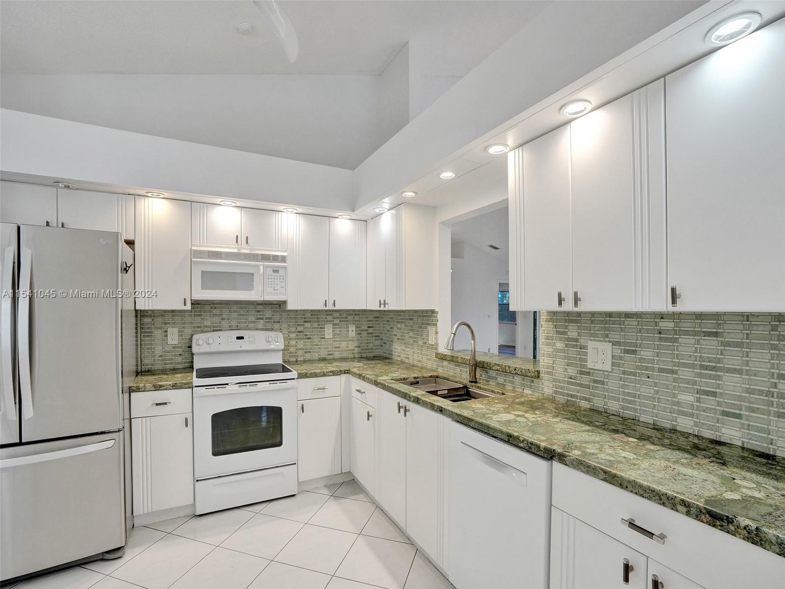 EMERALD POINTE 2 - Residential