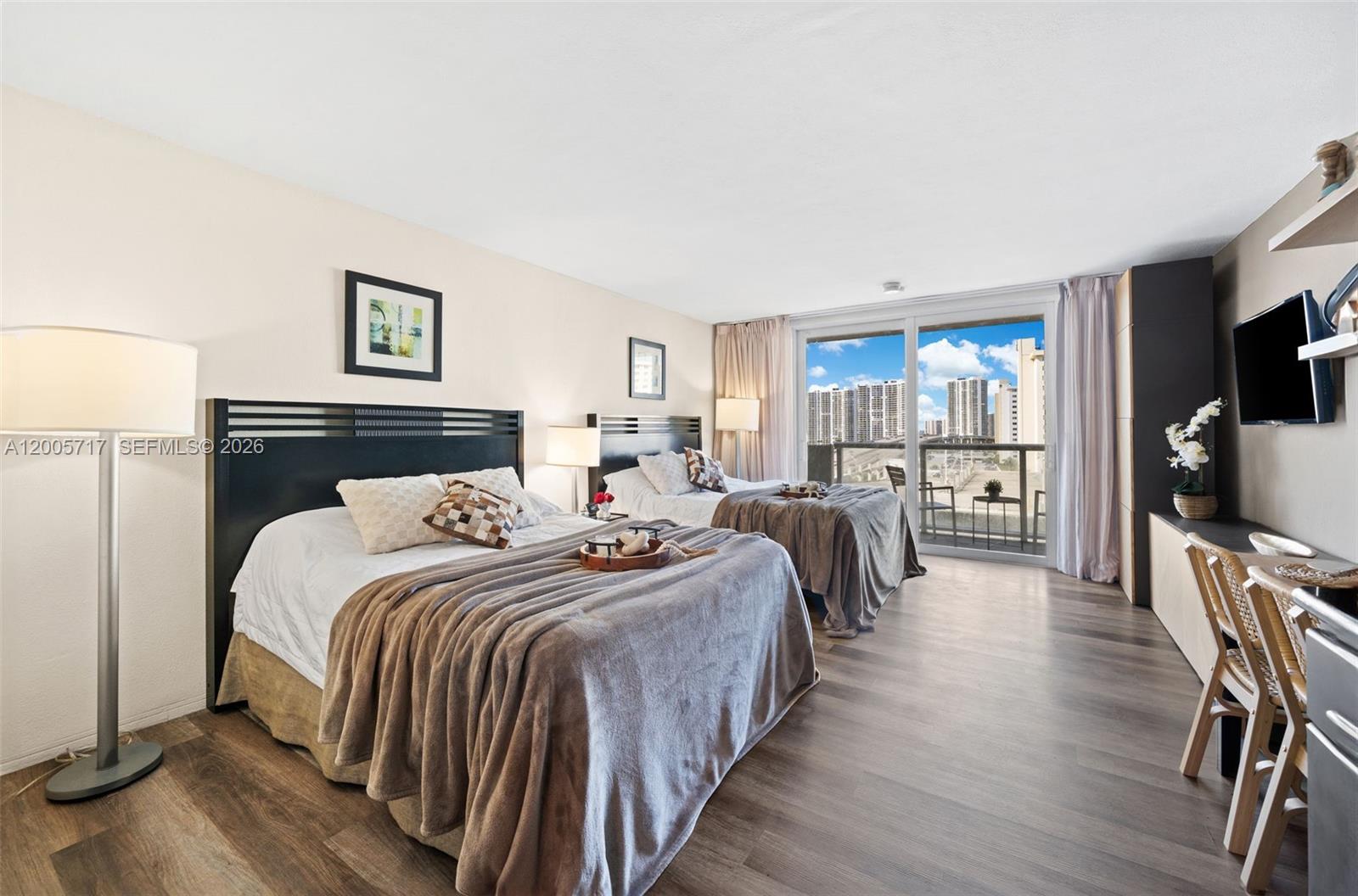 THE AVENTURA BEACH CLUB C - Residential