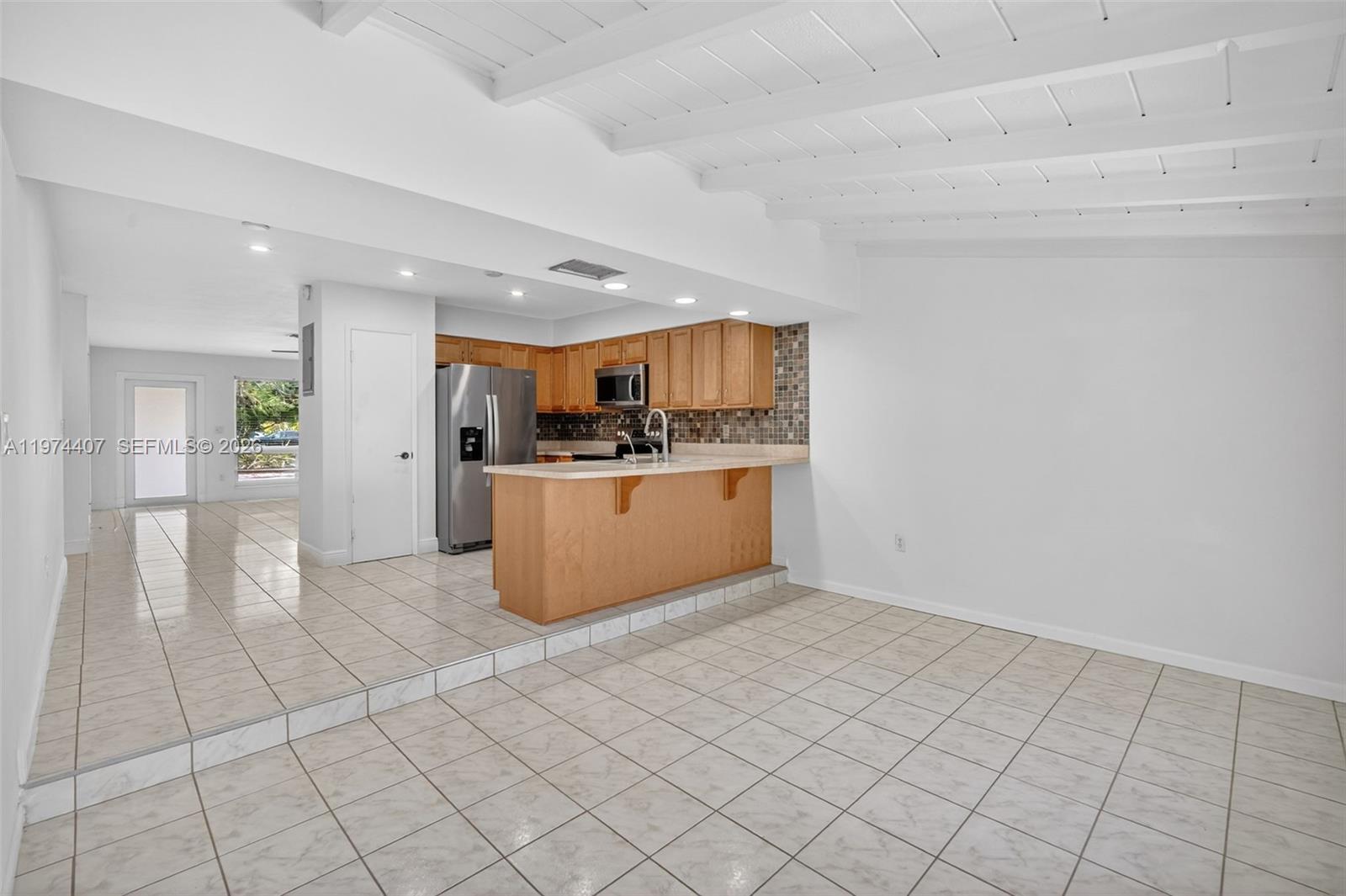 CORAL RIDGE ISLES - Residential Income