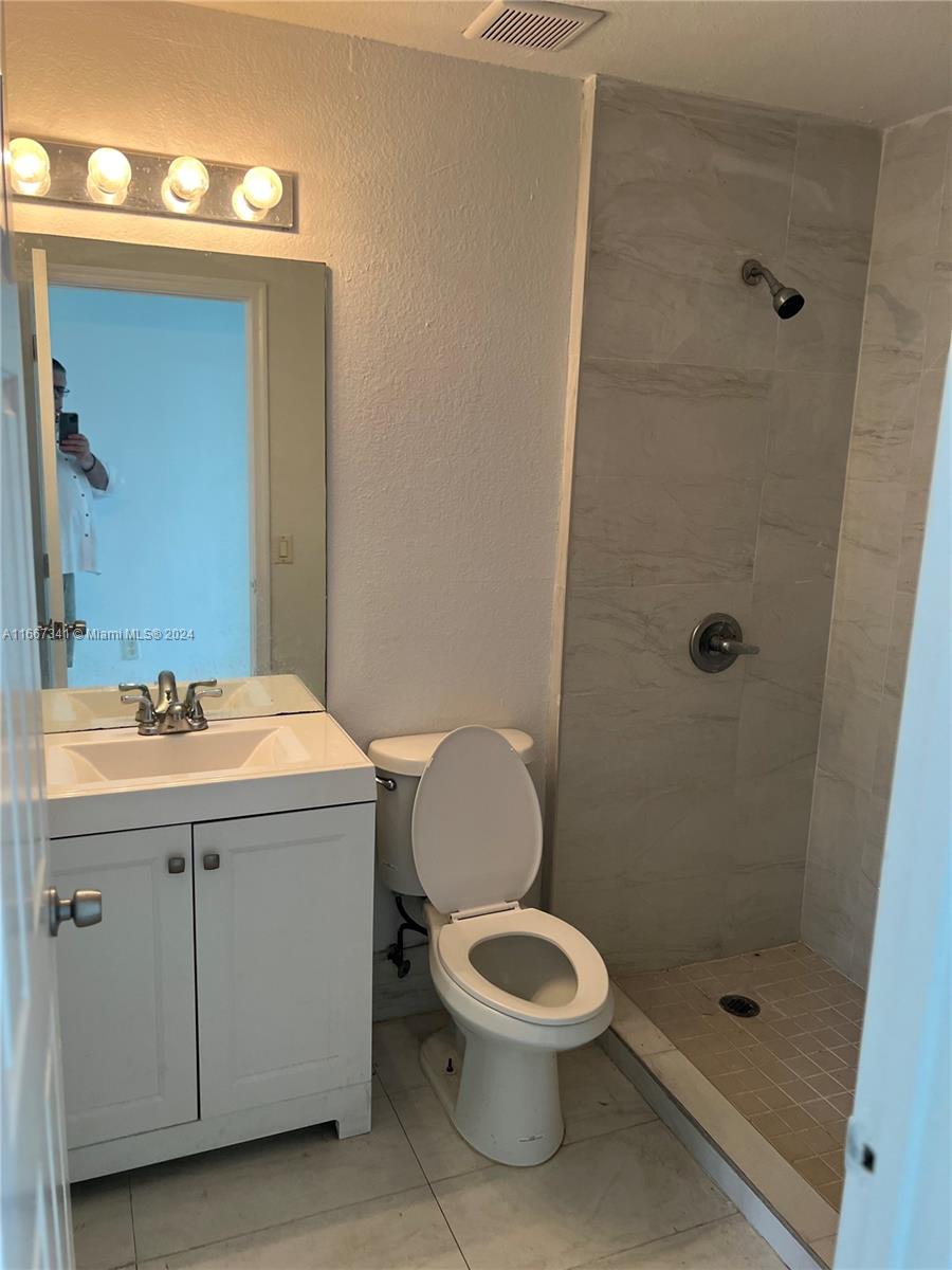 SHOMA TOWNHOMES AT KEYSCO - Residential Lease