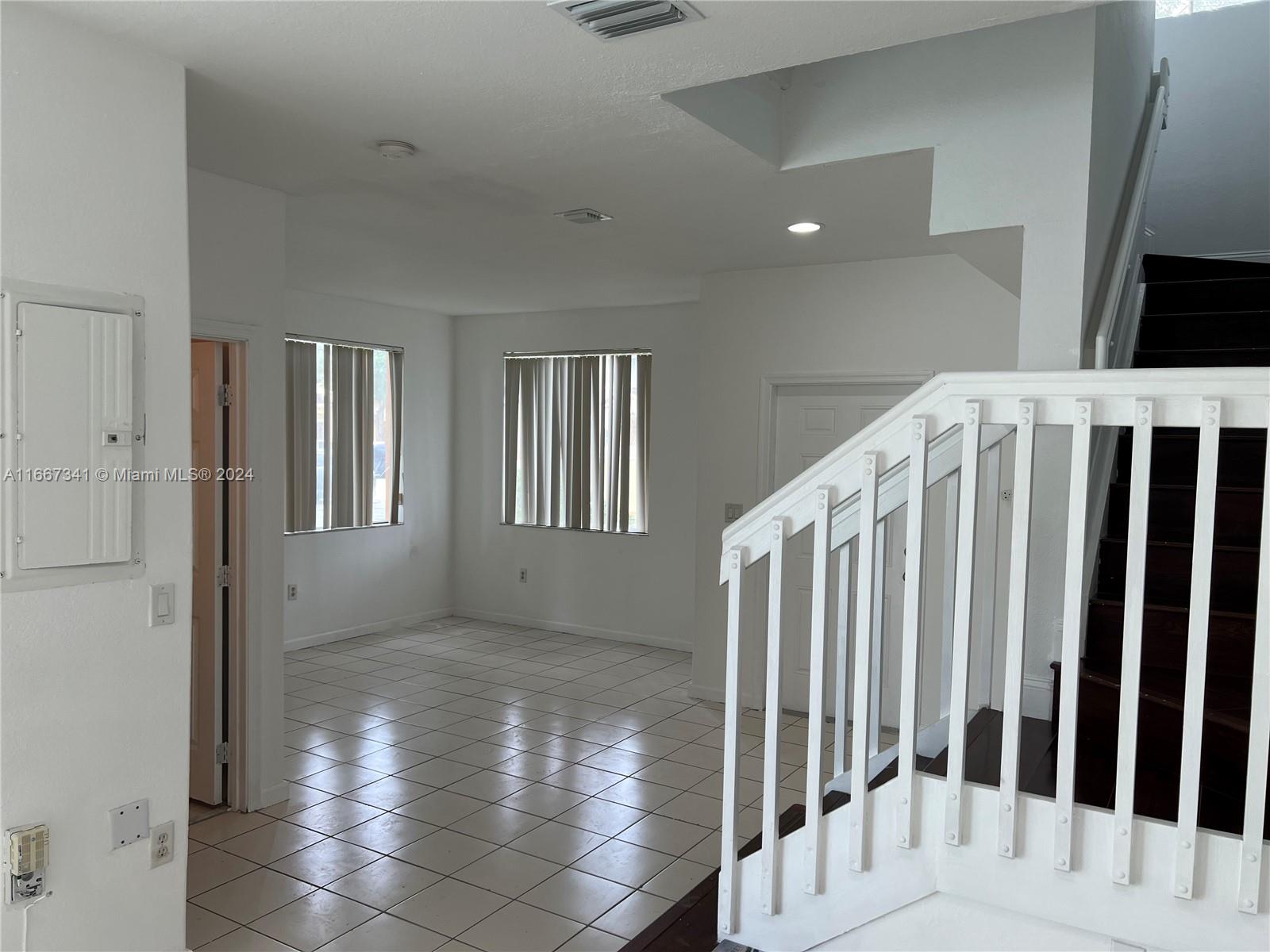 SHOMA TOWNHOMES AT KEYSCO - Residential Lease