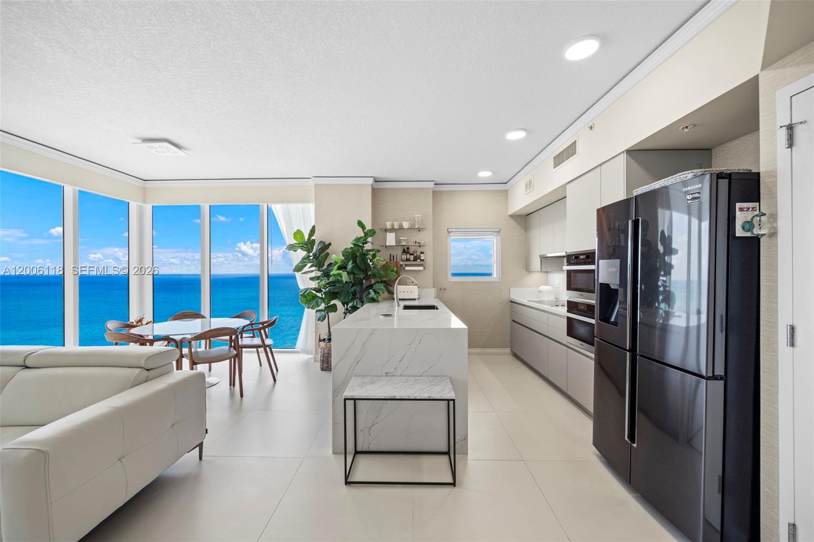 TRUMP INTERNATIONAL SONES - Residential