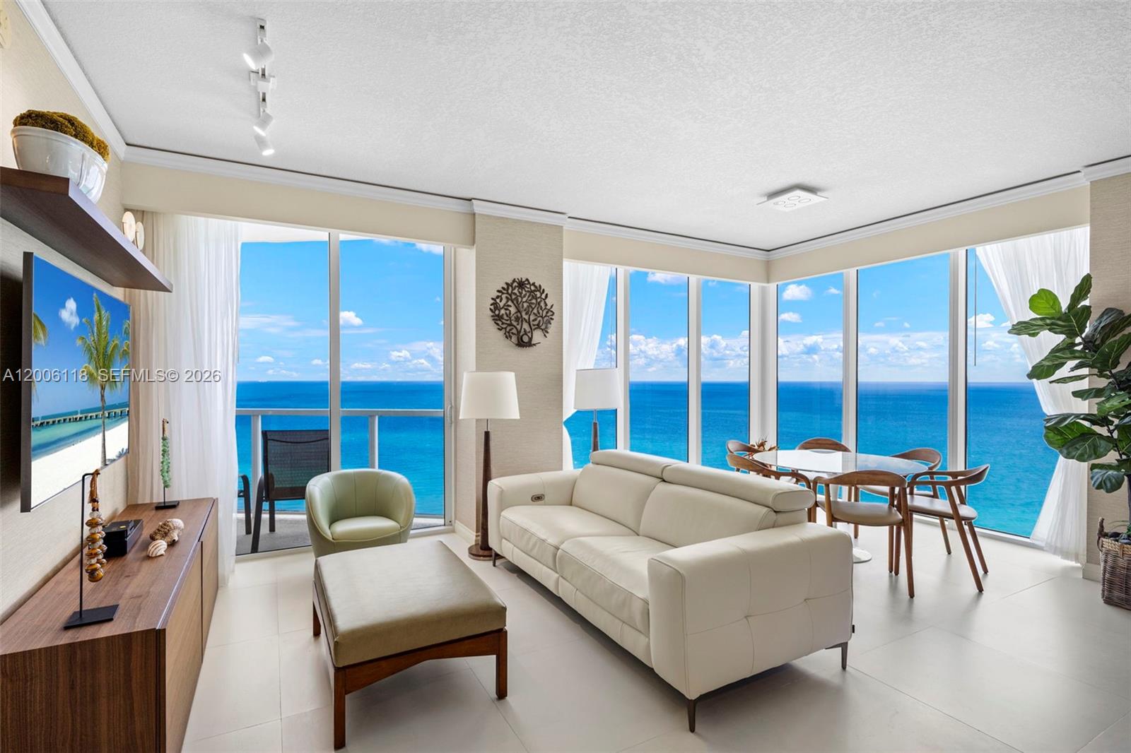 TRUMP INTERNATIONAL SONES - Residential