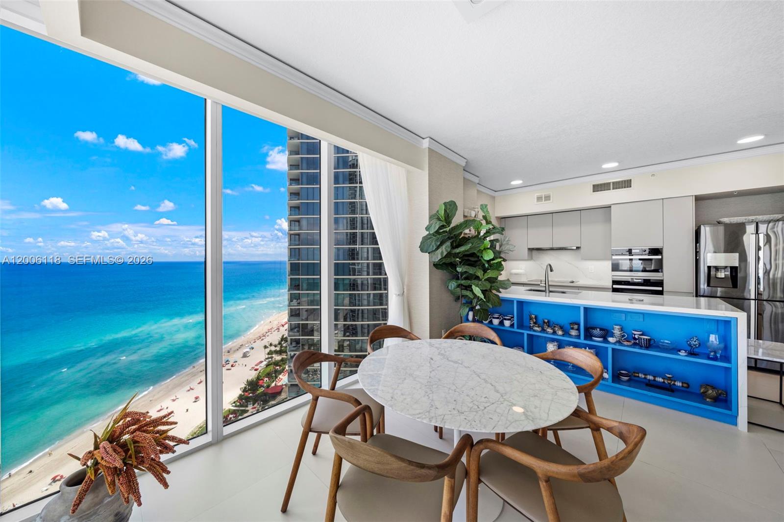 TRUMP INTERNATIONAL SONES - Residential