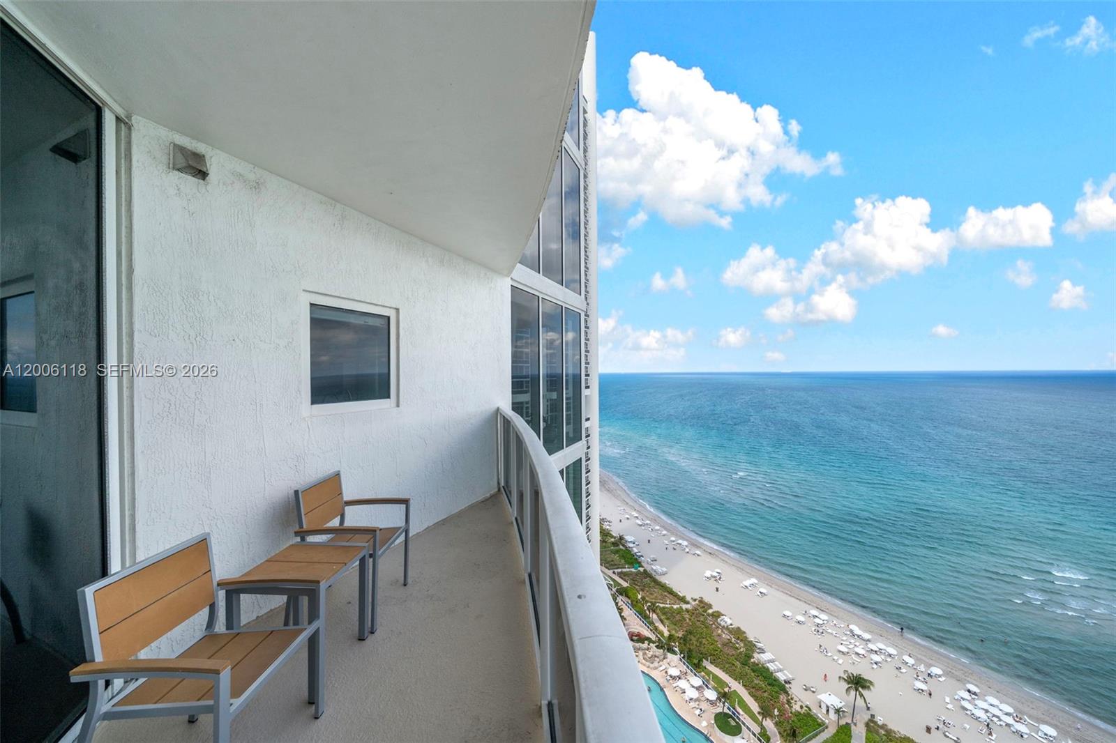 TRUMP INTERNATIONAL SONES - Residential