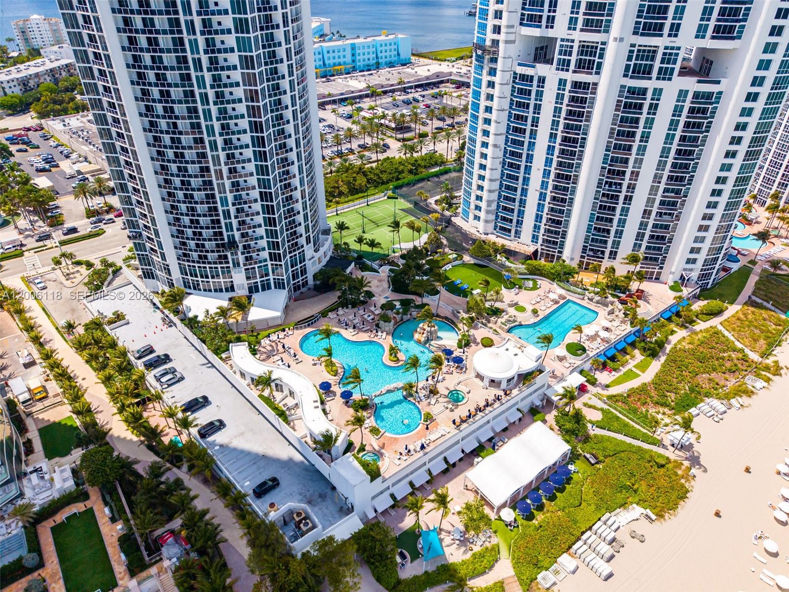 TRUMP INTERNATIONAL SONES - Residential