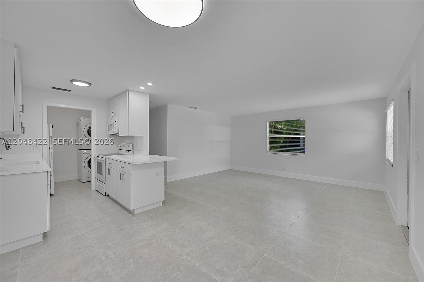 ISLAND VIEW - Residential Lease