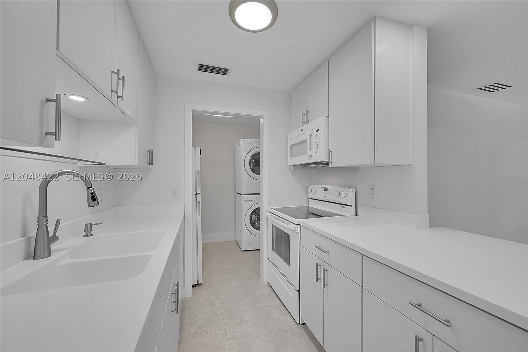 ISLAND VIEW - Residential Lease