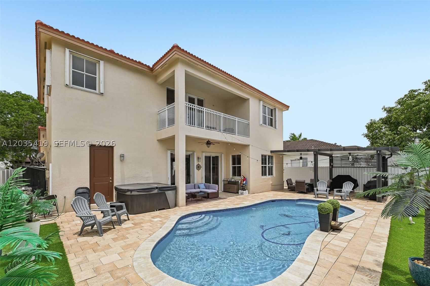 CENTURY GARDENS - Residential