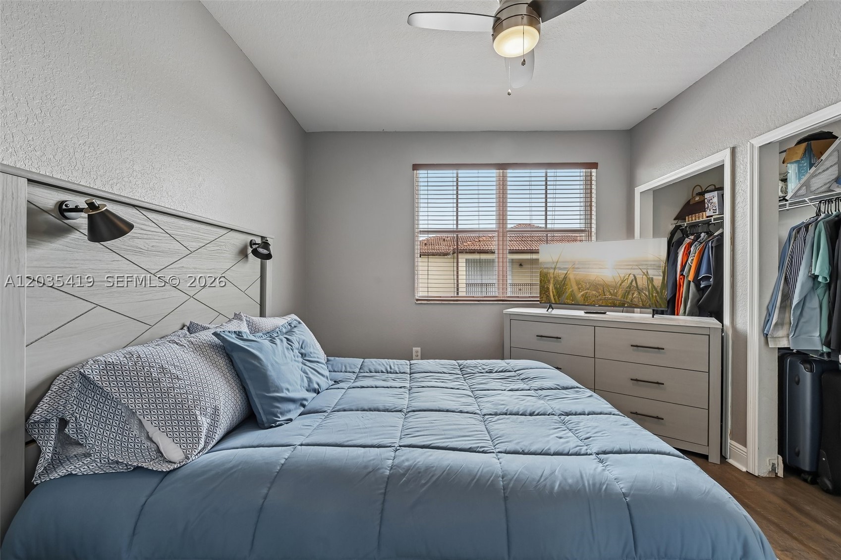 CENTURY GARDENS - Residential