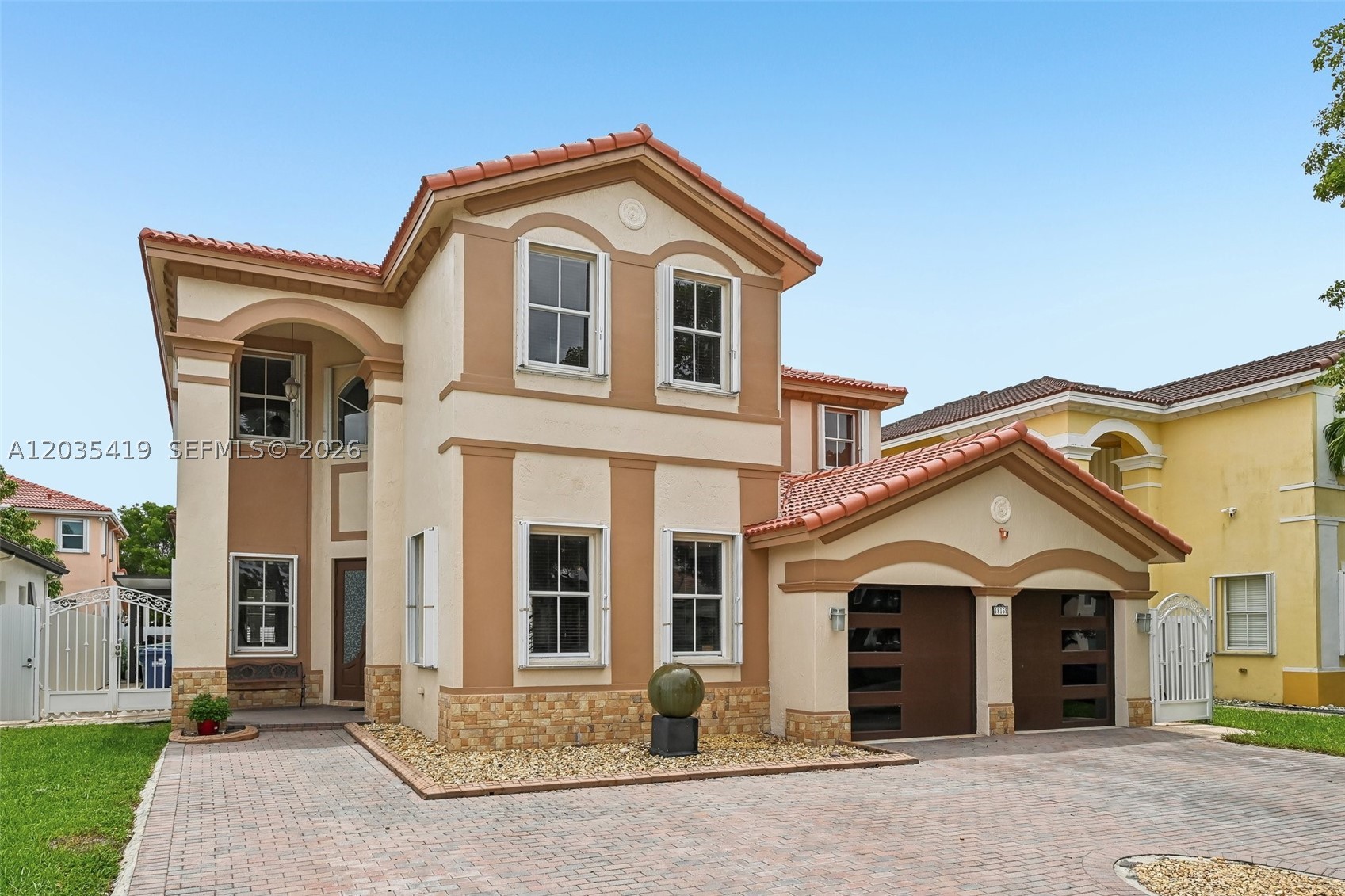 CENTURY GARDENS - Residential