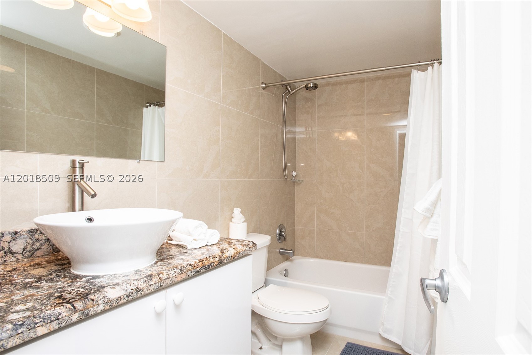 YACHT CLUB CONDO (THE) - Residential