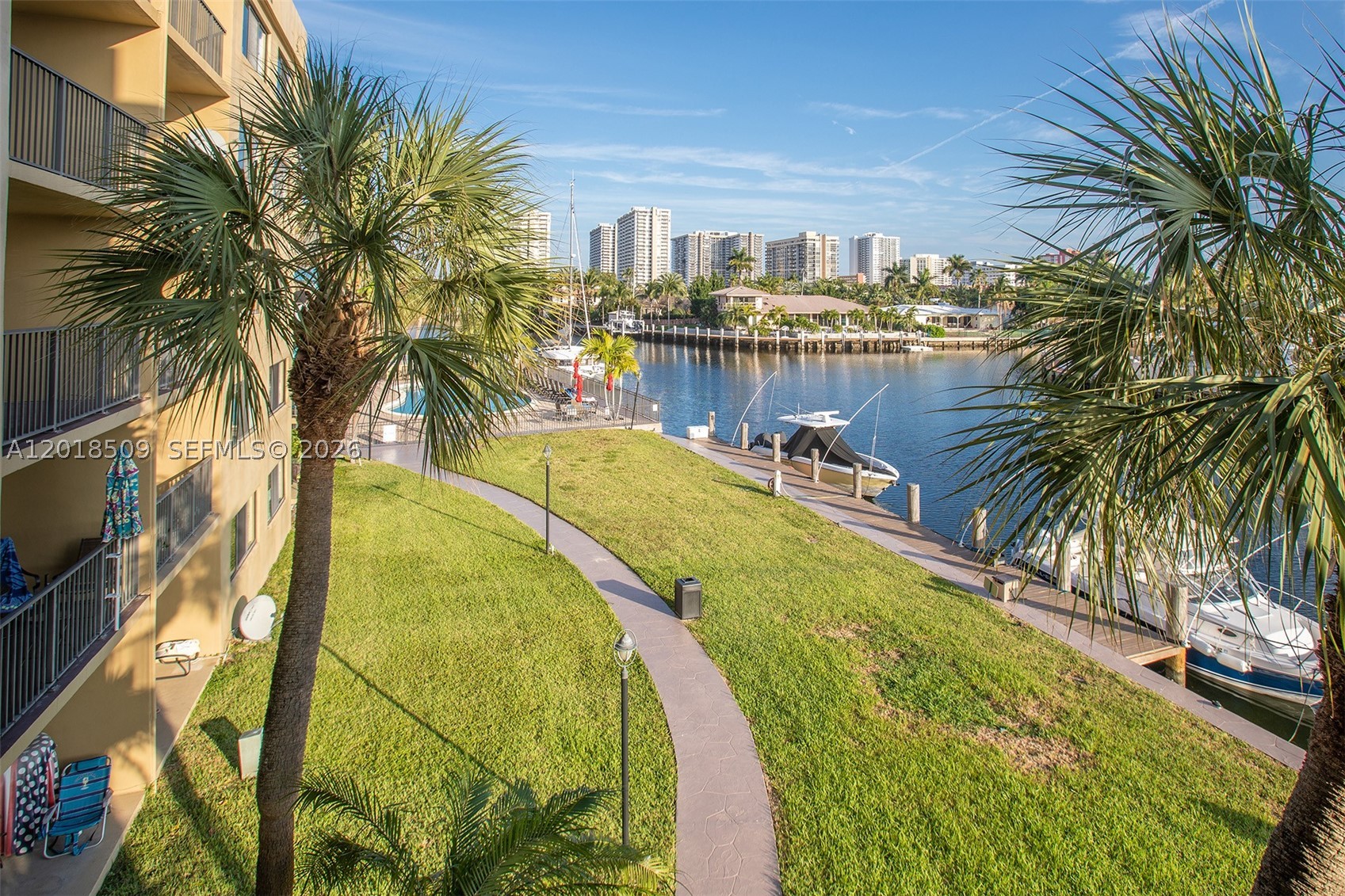 YACHT CLUB CONDO (THE) - Residential