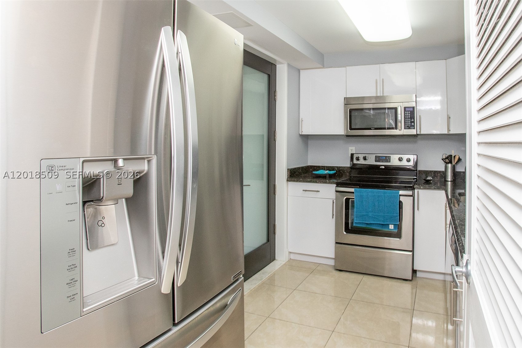 YACHT CLUB CONDO (THE) - Residential