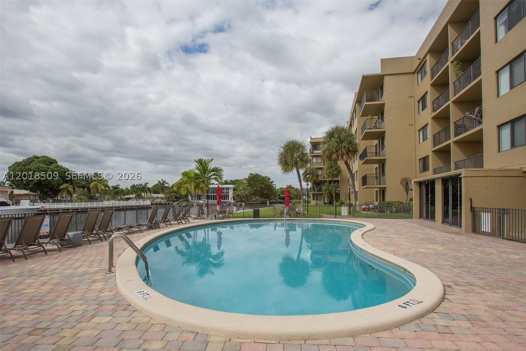 YACHT CLUB CONDO (THE) - Residential