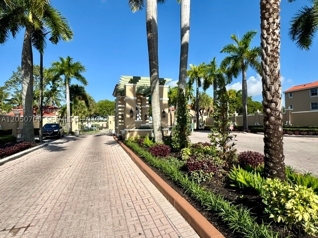 THE COURTS AT DORAL ISLES - Residential Lease