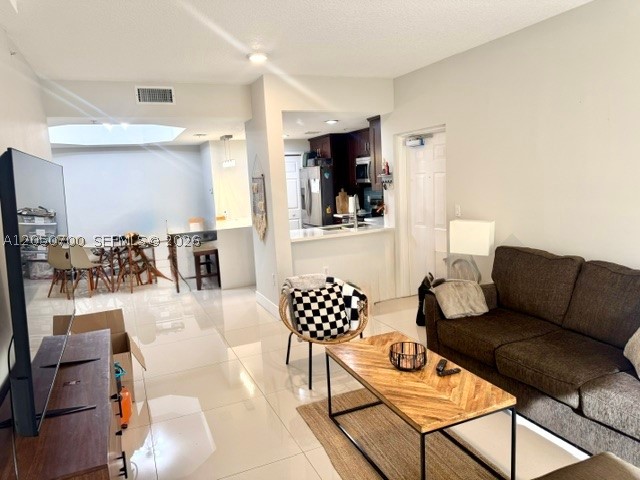 THE COURTS AT DORAL ISLES - Residential Lease