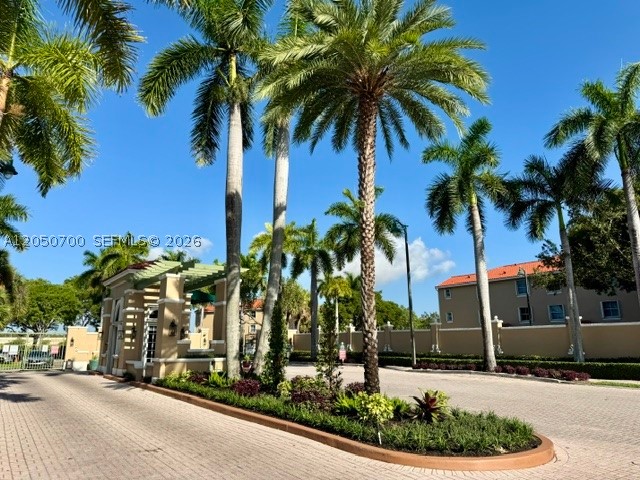 THE COURTS AT DORAL ISLES - Residential Lease